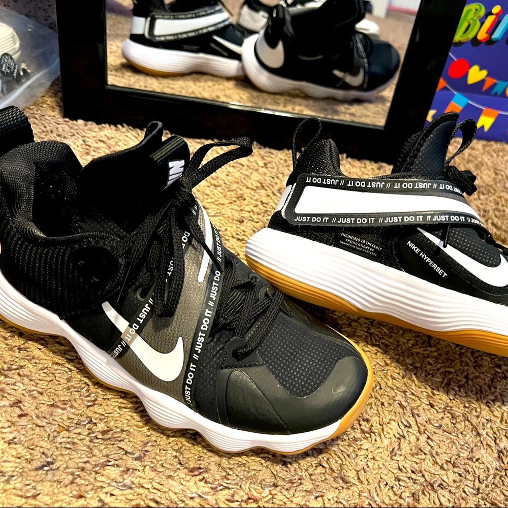 Nike Hyperset Volleyball Shoes Womens